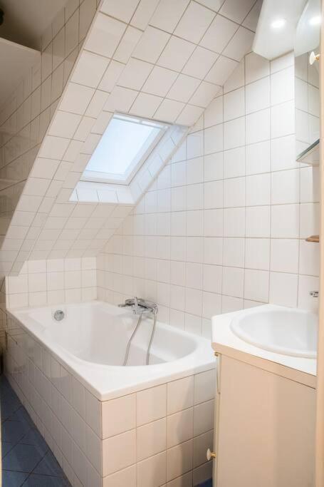Spacious Studio In Paris Hyper Center - Smart Tv & Wifi - 4P Exteriör bild